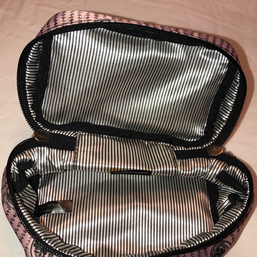 HTF RARE VICTORIA SECRET ❤️COSMETICS BAG - Picture 5 of 7